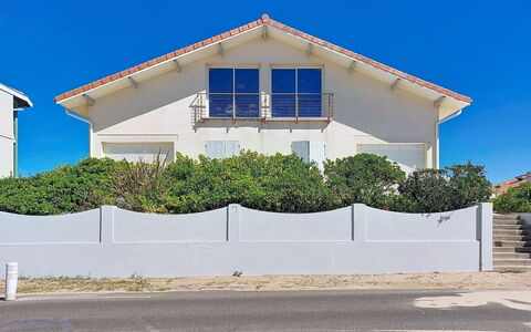 Mimizan 314: Azul, Barrio Residencial, Casa, Casa, Inmuebles, Hormigón, Sombra, Villa, Paisajismo, Balcón