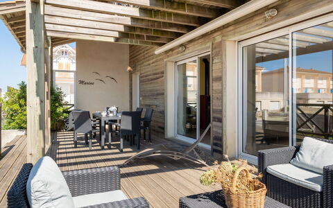 Villa Marine: Agua, Planta, Edificio, Tiempo De Día, Propiedad, Cielo, Piscina, Azur, Árbol, Cuerpo De Agua