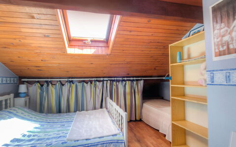 Faisans: Propiedad, Edificio, Estante, Madera, Casa, Comodidad, Diseño De Interiores, Suelo, Piso, Madera Dura