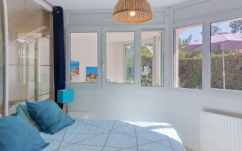 Artémis: Diseño De Interiores, Mueble, Habitación, Cama, Techo, Suelo, Habitación, Textil, Piso, Encendiendo