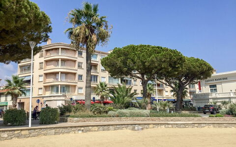 Sainte Maxime 124: Propiedad, Árbol, Edificio, Palmera, Barrio Residencial, Bienes Raíces, Arquitectura, Barrio, Departamento, Arecales