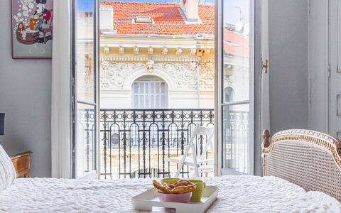 Le Concordia: Habitación, Diseño De Interiores, Cama, Lecho, Sábana, Mueble, Linos, Casa, Marco De La Cama, Departamento