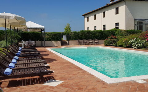 Villa Dei Michelangioli a Brolio: Piscina, Propiedad, Edificio, Casa, Bienes Raíces, Recurso, Villa, Casa, Ocio, Departamento