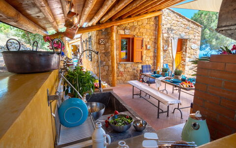 Terre Di Bea Cottage By The Sea Cefalu': Propiedad, Habitación, Edificio, Diseño De Interiores, Casa, Bienes Raíces, Casa, Sala, Mueble, Techo