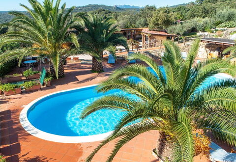 Residence Villa Smeralda: Agua, Planta, Propiedad, Árbol, Cielo, Azur, Piscina, Arecales, Vegetación, Ocio