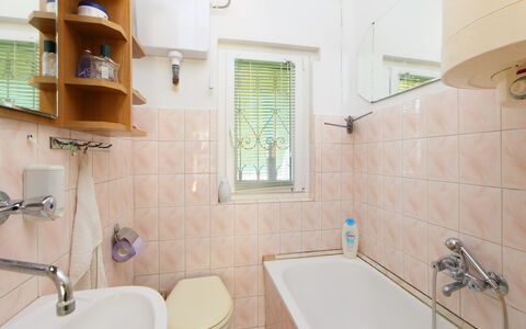 Piccola: Marrón, Grifo, Arreglo De Tubería, Propiedad, Fotografía, Lavabo Del Baño, Lavabo, Baño, Azur, Bañera