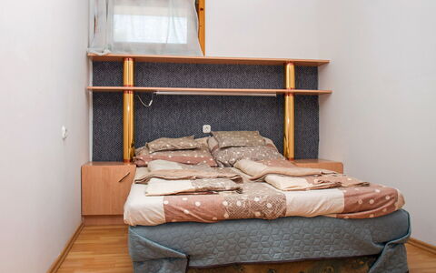 Azzurro: Mueble, Edificio, Comodidad, Madera, Marco De La Cama, Textil, Casa, Cama, Diseño De Interiores, Almohada