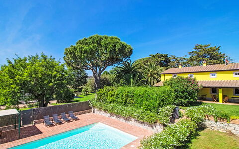 Villa Il Pellicano: Arbusto, Jardín, Eco Hotel, Sombra, Hacienda, Recurso, Paisajismo, Inmuebles, Césped, Yarda
