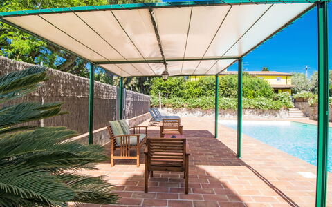 Villa Il Pellicano: Sombra, Toldo, Metal, Estructura Al Aire Libre, Pabellón, Diseño, Mueble Para Exteriores, Eco Hotel, Pérgola, Piscina