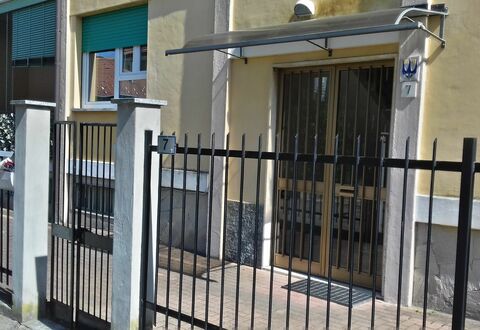 Corallo: Hierro, Propiedad, Portón, Edificio, Metal, Pretil, Barrio, Fachada, Balcón, Arquitectura