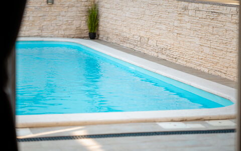 Jure: Piscina, Material Compuesto, Ocio, Mueble Para Exteriores, Recurso, Loseta, Hotel