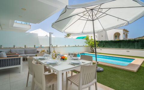 Teresa Beach 1: Piso, Mueble, Suelo, Silla, Recurso, Planta De Casa, Diseño, Cocina, Loseta, Mostrador