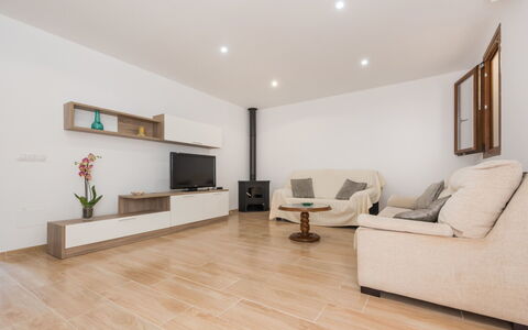 Sa Lluna: Habitación, Propiedad, Suelo, Diseño De Interiores, Mueble, Sala, Suelos De Madera, Suelo Laminado, Madera Dura, Bienes Raíces