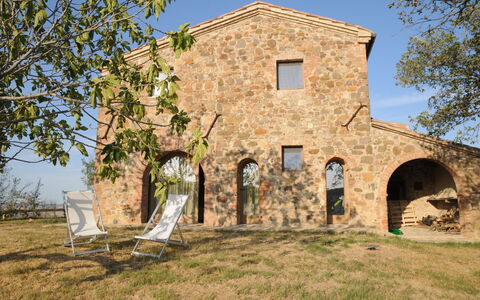 Podere Palazzo: Propiedad, Casa, Árbol, Edificio, Área Rural, Arquitectura, Casa, Bienes Raíces, Inmuebles, Fachada