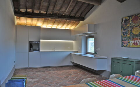 Podere Palazzo: Habitación, Propiedad, Edificio, Mueble, Diseño De Interiores, Casa, Suelo, Techo, Arquitectura, Bienes Raíces