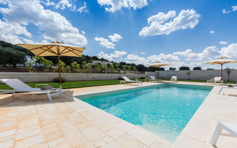 Il Casalino - Corte dei Messapi: Propiedad, Piscina, Bienes Raíces, Edificio, Casa, Inmuebles, Casa, Cielo, Vacaciones, Recurso