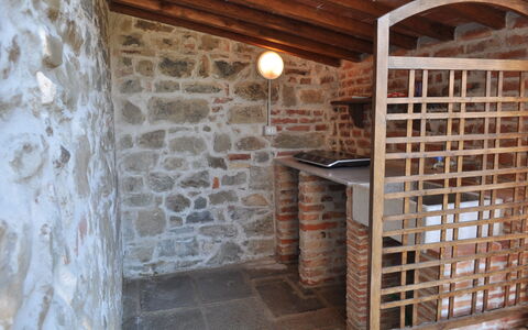 La Gropina Di Loro Ciuffenna: Enladrillado, Pared, Edificio, Habitación, Ladrillo, Madera, Pared De Piedra