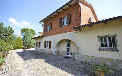 Villa Mimosa: Propiedad, Edificio, Casa, Bienes Raíces, Casa, Villa, Fachada, Inmuebles, Arquitectura, Cabaña