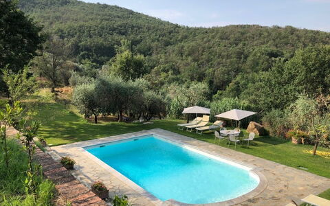 Villa Oleandro: Piscina, Propiedad, Paisaje Natural, Agua, Casa, Bienes Raíces, Ocio, Área Rural, Recurso, Eco Hotel