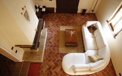Villa Camelia: Propiedad, Habitación, Suelo, Diseño De Interiores, Escalera, Casa, Edificio, Madera Dura, Loseta, Arquitectura