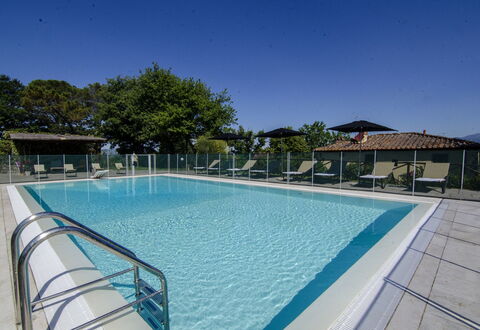 Villa Del Monte: Piscina, Propiedad, Ocio, Bienes Raíces, Recurso, Edificio, Centro De Ocio, Casa, Vacaciones, Casa