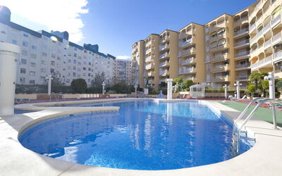 Calpe Calp 881: Agua, Edificio, Cielo, Tiempo De Día, Propiedad, Ventana, Azur, Piscina, Nube, Planta