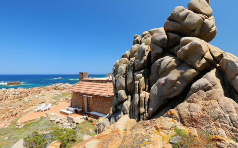 La Cala (Vgm615): Klippe, Formación, Costa, Afloramiento, Cielo, Mar, Base, Promontorio, Árbol, Geología