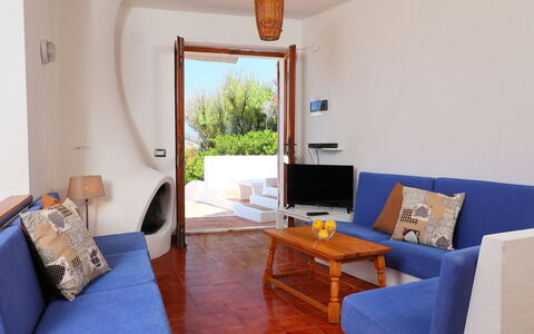 La Cala (Vgm615): Habitación, Mueble, Propiedad, Azul, Edificio, Diseño De Interiores, Sala, Casa, Mesa, Suelo