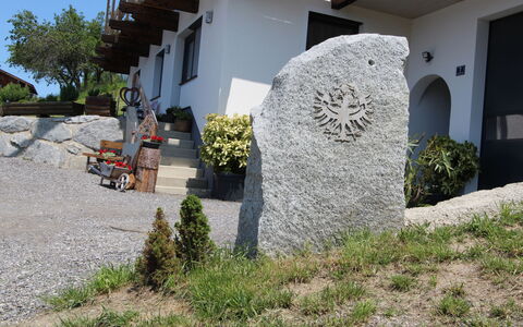 Wildbachl: Propiedad, Klippe, Arquitectura, Árbol, Casa, Hierba, Escultura, Bienes Raíces, Planta, El Terreno Del Lote