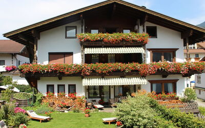 Aschau im Zillertal 485: Casa, Propiedad, Edificio, Casa, Bienes Raíces, Barrio Residencial, Techo, Arquitectura, Fachada, Área Rural