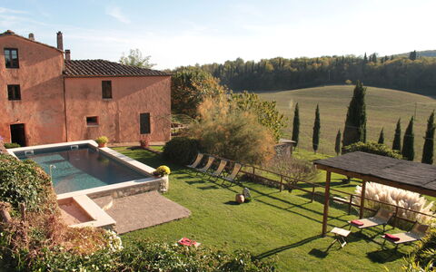 Villa Le Caggia: Propiedad, Casa, Edificio, Piscina, Inmuebles, Bienes Raíces, Casa De Campo, Villa, Hierba, Patio Interior