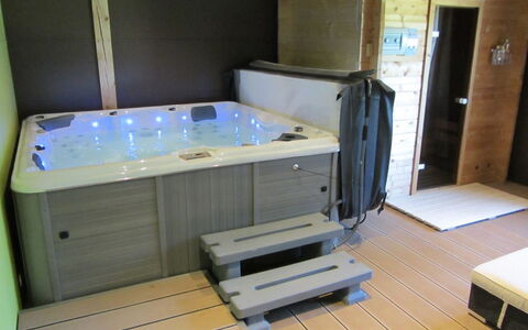 Appartement - Beau-Séjour: Madera, Suelo, Piso, Gas, Madera Dura, Máquina, Edificio, Habitación, Electrodoméstico