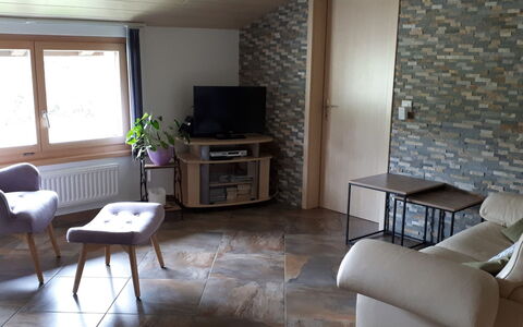 Appartement - Beau-Séjour: Mueble, Propiedad, Ventana, Mesa, Planta De Casa, Planta, Madera, Televisión, Diseño De Interiores, Piso