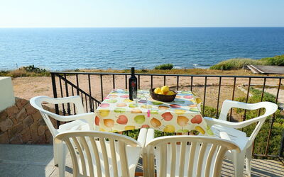 Valledoria 735: Agua, Cielo, Mesa, Propiedad, Mueble, Planta, Ligero, Silla, Naturaleza, Azur