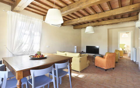 Il Grappolo: Habitación, Propiedad, Edificio, Mueble, Diseño De Interiores, Suelo, Casa, Mesa, Bienes Raíces, Techo