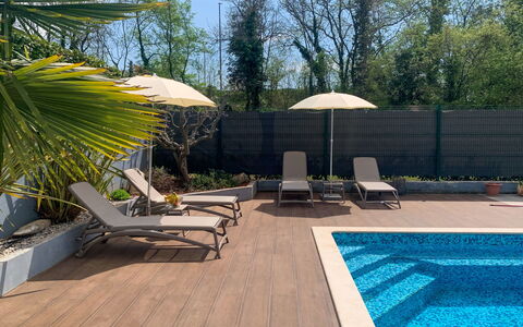 Sunny Adriatic: Piscina, Madera, Mueble Para Exteriores, Recurso, Piso, Sunlounger, Material Compuesto, Suelo, Eco Hotel, Sombra