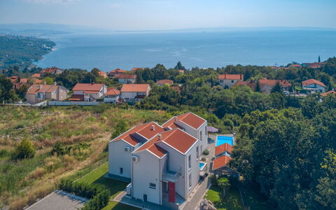 Races: Cielo, Tiempo De Día, Planta, Edificio, Agua, Azur, Nube, Naturaleza, Ventana, Árbol