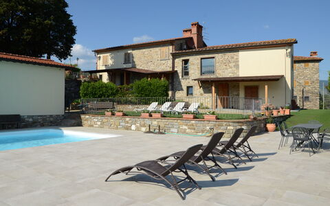 Agriturismo Cincinelli: Propiedad, Edificio, Casa, Bienes Raíces, Casa, Piscina, Inmuebles, Mueble, Barrio Residencial, Patio