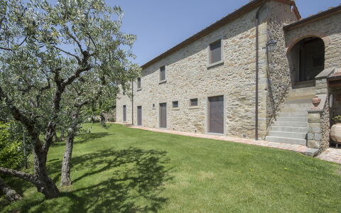 Villa Il Sasso: Propiedad, Casa, Casa, Edificio, Bienes Raíces, Barrio Residencial, Inmuebles, Arquitectura, Casa De Campo, Fachada