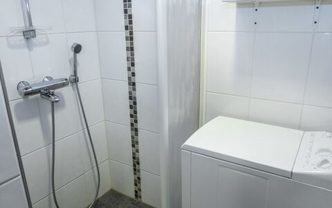 Ruka Snow and Sun 2: Arreglo De Tubería, Piso, Suelo, Baño, Diseño De Interiores, Plomería, Lavadora, Ducha, Loseta, Grifo
