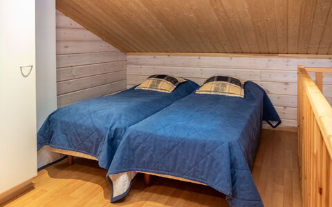 Ruka Snow and Sun 2: Piso, Suelo, Diseño De Interiores, Madera, Techo, Suelos De Madera, Habitación, Habitación, Mueble, Cama