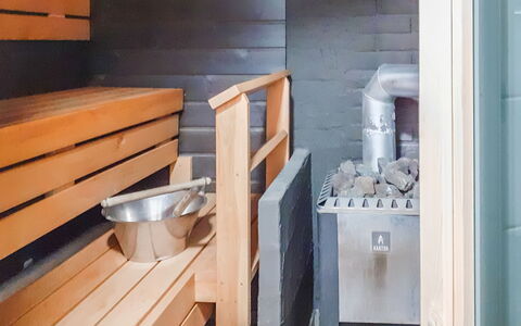 Kaukosaaren Ahonlaita: Madera Dura, Manchas De Madera, Sauna