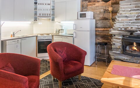Pajuruka B5: Mueble, Diseño De Interiores, Madera, Piso, Suelo, Techo, Habitación, Sala, Departamento, Silla