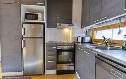 Rukapahta 5: Aparato De Cocina, Cocina, Electrodoméstico, Mostrador, Gabinetes, Electrodoméstico, Madera, Piso, Diseño De Interiores, Fregadero