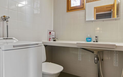 Rukapahta 5: Arreglo De Tubería, Piso, Diseño De Interiores, Suelo, Lavabo, Techo, Baño, Grifo, Baño, Plomería
