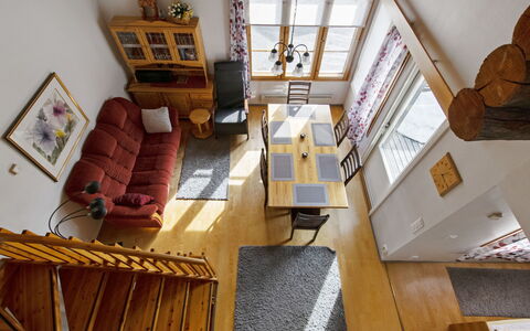 Rukapahta 5: Piso, Madera, Mueble, Diseño De Interiores, Suelo, Sofá, Techo, Sala, Habitación, Suelos De Madera