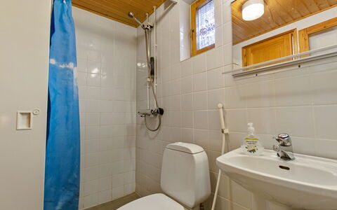Rukapahta 5: Pared, Madera, Piso, Arreglo De Tubería, Suelo, Diseño De Interiores, Lavabo, Lavabo Del Baño, Baño, Grifo