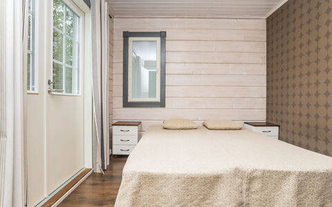 Rukanloisto B: Madera, Suelo, Piso, Diseño De Interiores, Techo, Habitación, Habitación, Casa, Cama, Manchas De Madera