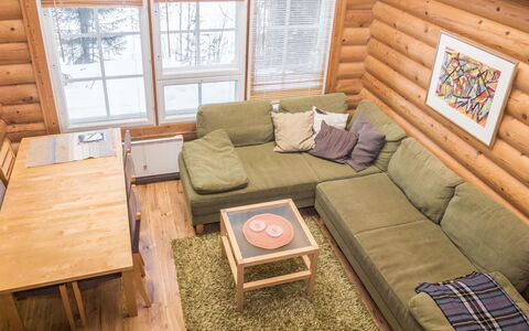 Kotka: Mueble, Piso, Suelo, Madera, Diseño De Interiores, Sofá, Suelos De Madera, Sala, Casa, Habitación