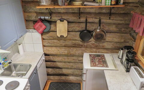 Putilanranta: Madera, Cocina, Aparato De Cocina, Piso, Electrodoméstico, Mostrador, Manchas De Madera, Pequeños Electrodomésticos, Habitación, Madera Dura